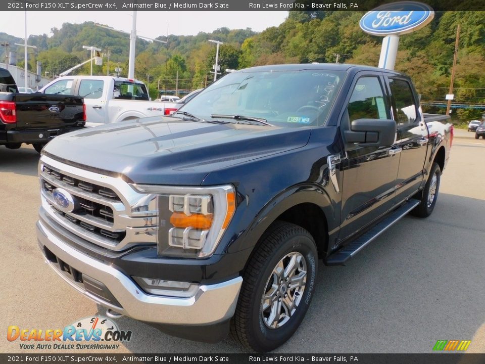 Front 3/4 View of 2021 Ford F150 XLT SuperCrew 4x4 Photo #7