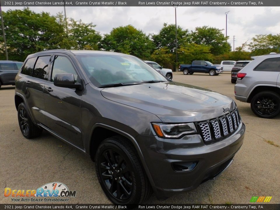 2021 Jeep Grand Cherokee Laredo 4x4 Granite Crystal Metallic / Black Photo #3