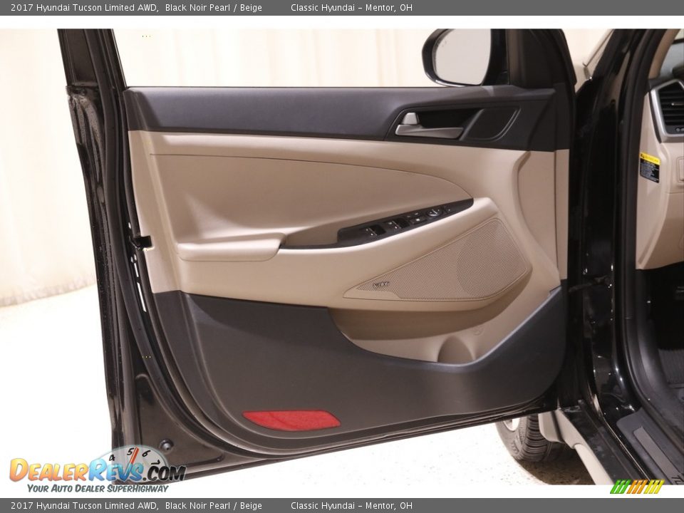 2017 Hyundai Tucson Limited AWD Black Noir Pearl / Beige Photo #4