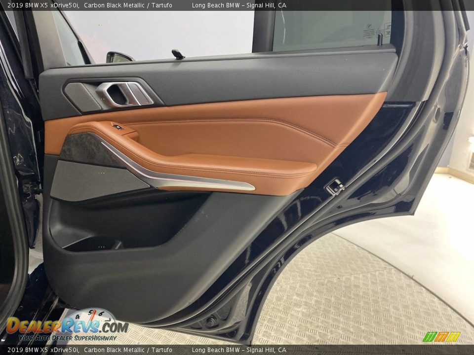 Door Panel of 2019 BMW X5 xDrive50i Photo #34