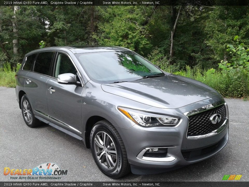 Front 3/4 View of 2019 Infiniti QX60 Pure AWD Photo #5