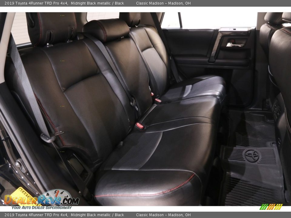 2019 Toyota 4Runner TRD Pro 4x4 Midnight Black metallic / Black Photo #18