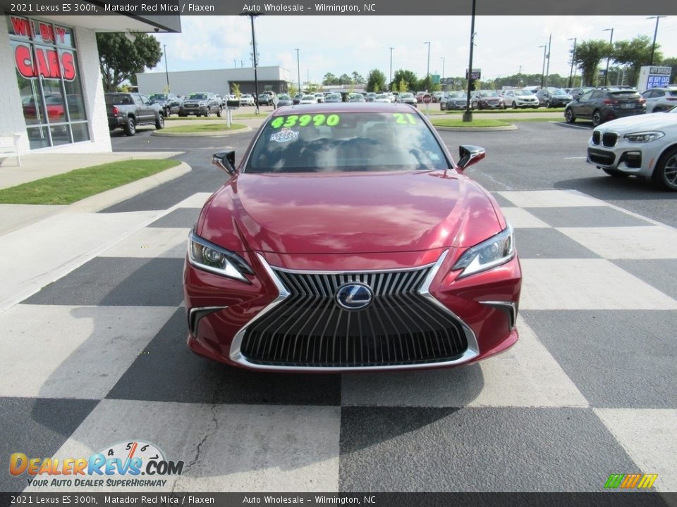 2021 Lexus ES 300h Matador Red Mica / Flaxen Photo #2