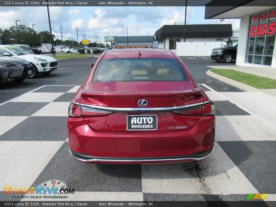 2021 Lexus ES 300h Matador Red Mica / Flaxen Photo #4