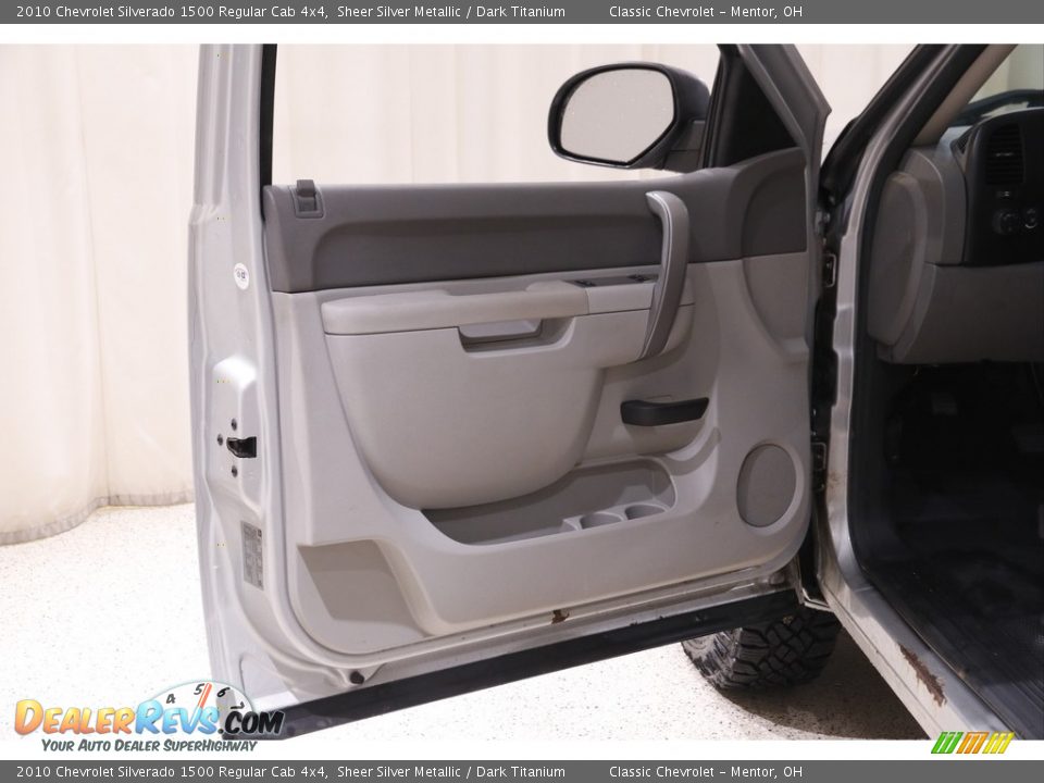 Door Panel of 2010 Chevrolet Silverado 1500 Regular Cab 4x4 Photo #4