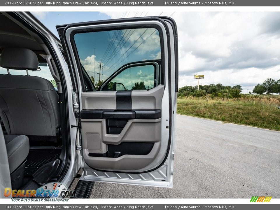 2019 Ford F250 Super Duty King Ranch Crew Cab 4x4 Oxford White / King Ranch Java Photo #26