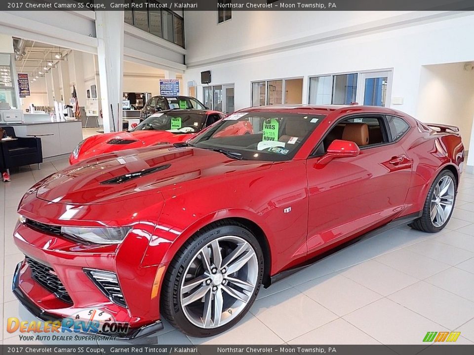 Front 3/4 View of 2017 Chevrolet Camaro SS Coupe Photo #1