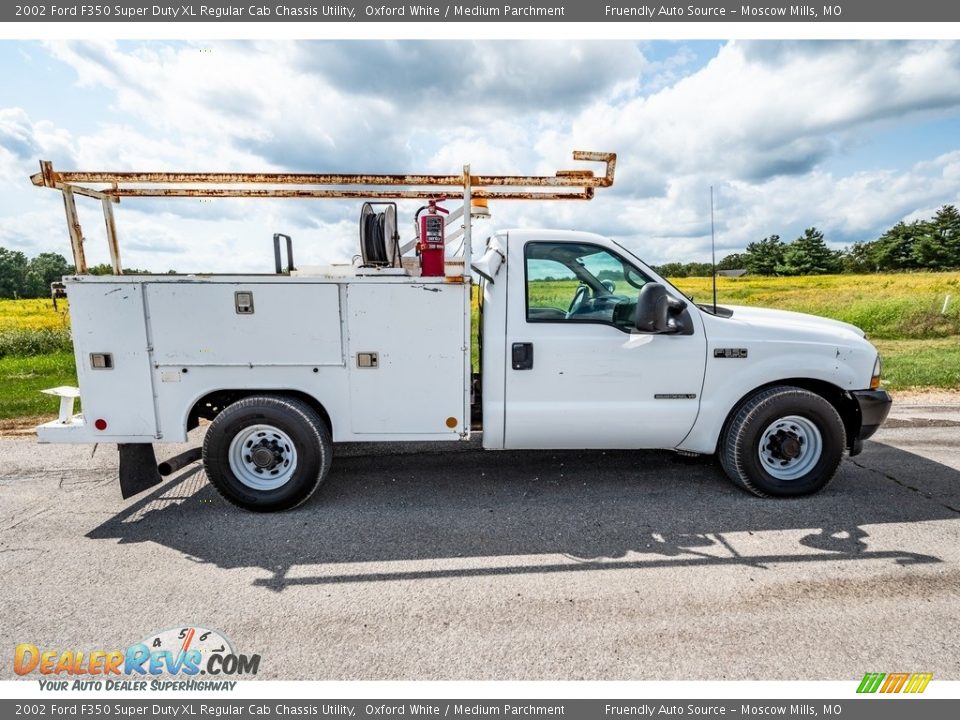 Oxford White 2002 Ford F350 Super Duty XL Regular Cab Chassis Utility Photo #3