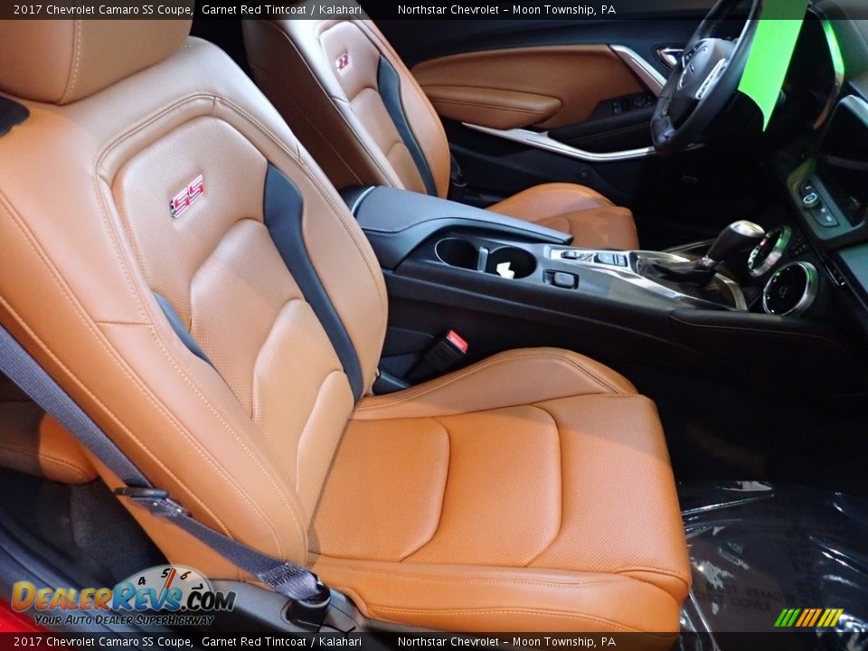 Front Seat of 2017 Chevrolet Camaro SS Coupe Photo #16