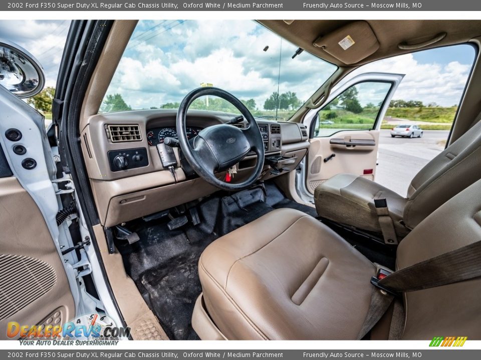 Medium Parchment Interior - 2002 Ford F350 Super Duty XL Regular Cab Chassis Utility Photo #19