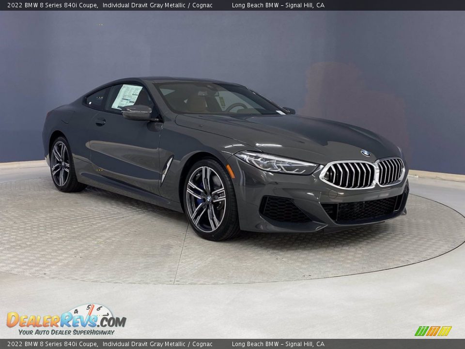 Front 3/4 View of 2022 BMW 8 Series 840i Coupe Photo #27