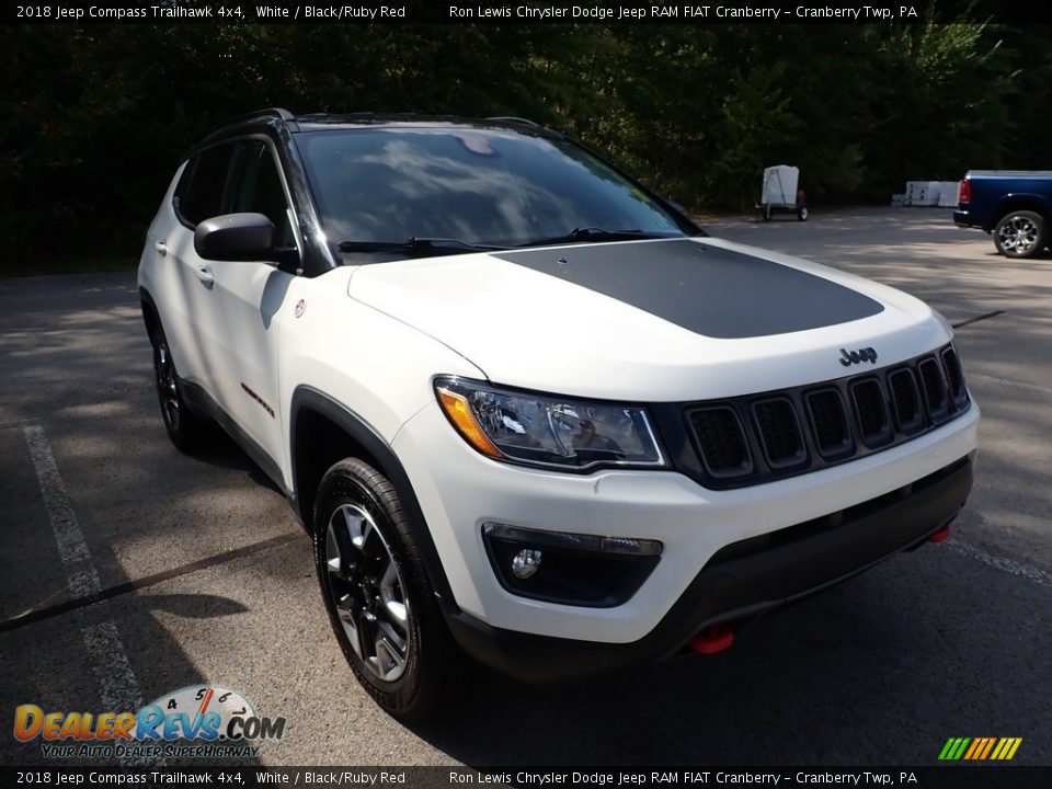 2018 Jeep Compass Trailhawk 4x4 White / Black/Ruby Red Photo #2