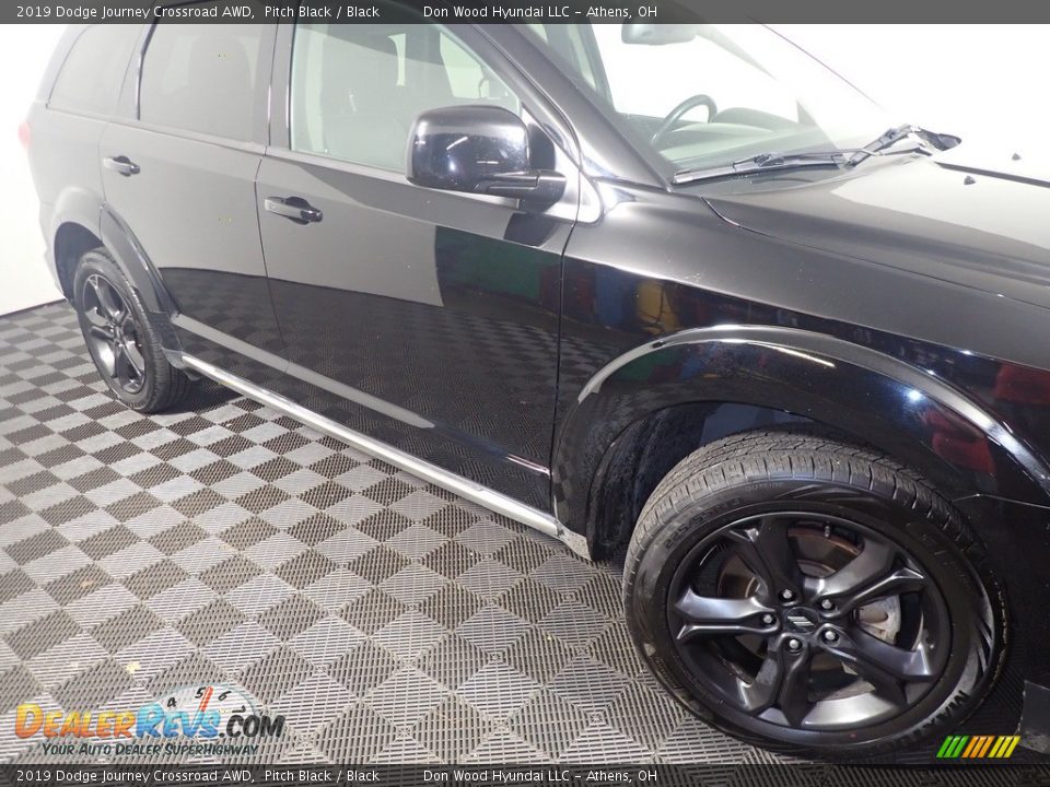 2019 Dodge Journey Crossroad AWD Pitch Black / Black Photo #4