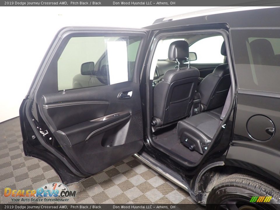 2019 Dodge Journey Crossroad AWD Pitch Black / Black Photo #33