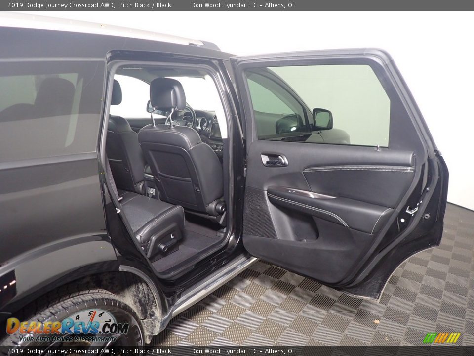 2019 Dodge Journey Crossroad AWD Pitch Black / Black Photo #35