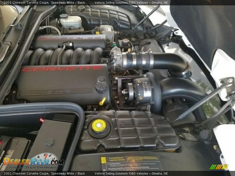 2001 Chevrolet Corvette Coupe Speedway White / Black Photo #7