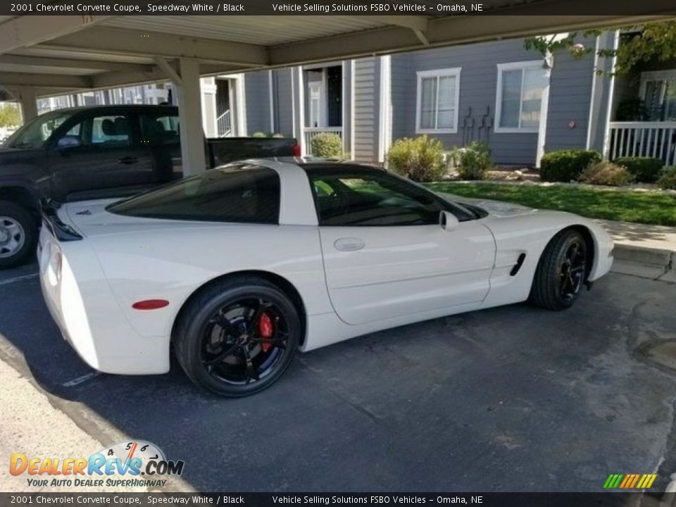 2001 Chevrolet Corvette Coupe Speedway White / Black Photo #8