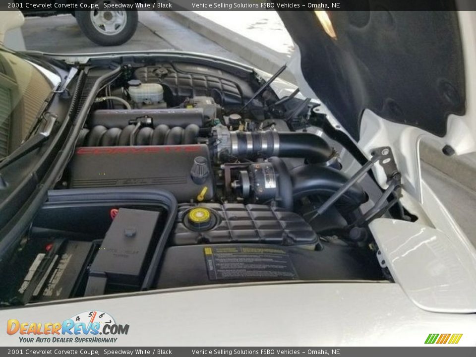 2001 Chevrolet Corvette Coupe Speedway White / Black Photo #12