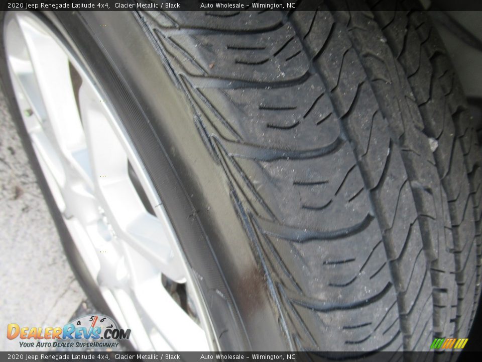 2020 Jeep Renegade Latitude 4x4 Glacier Metallic / Black Photo #8