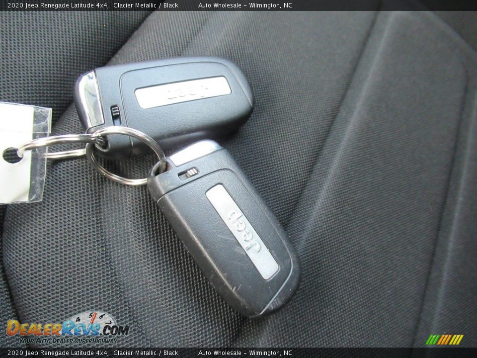 2020 Jeep Renegade Latitude 4x4 Glacier Metallic / Black Photo #20