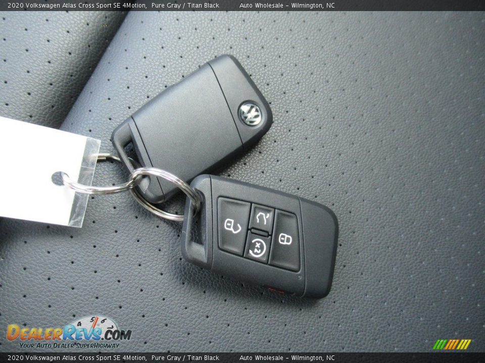 Keys of 2020 Volkswagen Atlas Cross Sport SE 4Motion Photo #20