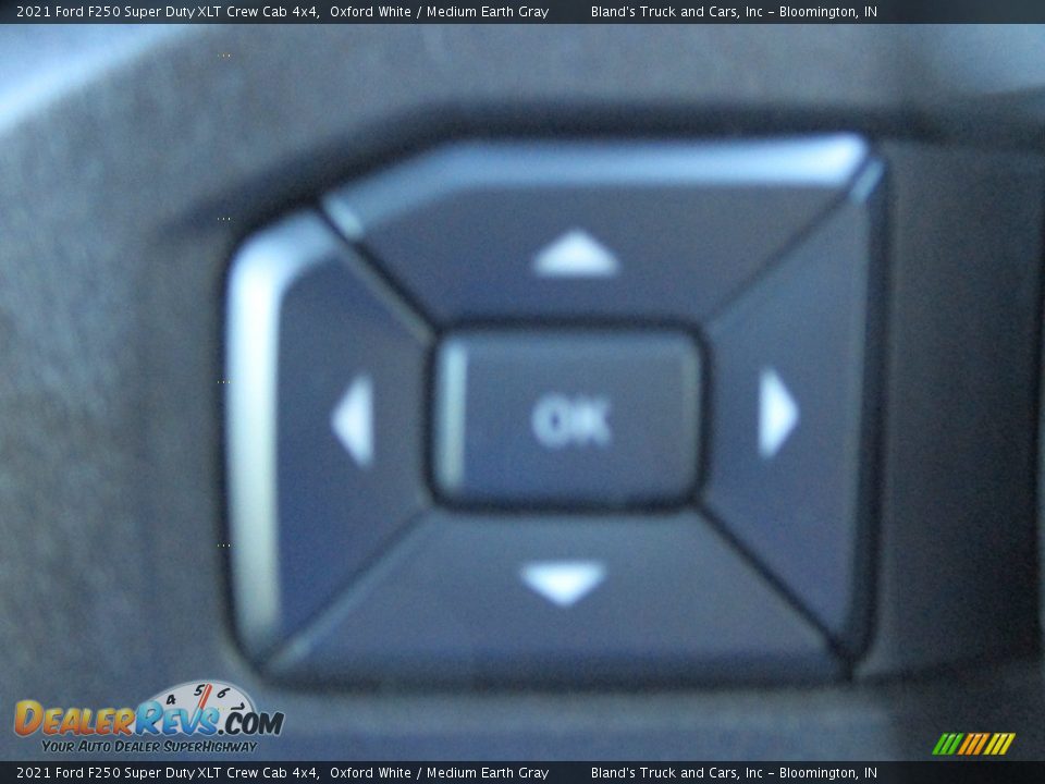 2021 Ford F250 Super Duty XLT Crew Cab 4x4 Oxford White / Medium Earth Gray Photo #16