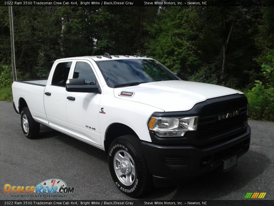 Front 3/4 View of 2022 Ram 3500 Tradesman Crew Cab 4x4 Photo #4