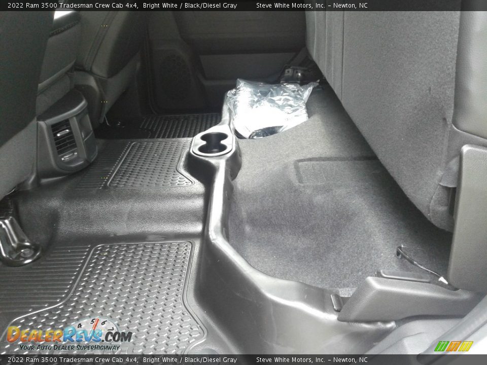 2022 Ram 3500 Tradesman Crew Cab 4x4 Bright White / Black/Diesel Gray Photo #14