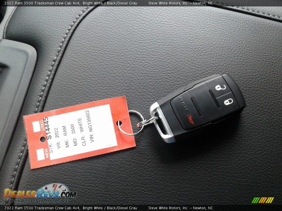Keys of 2022 Ram 3500 Tradesman Crew Cab 4x4 Photo #27