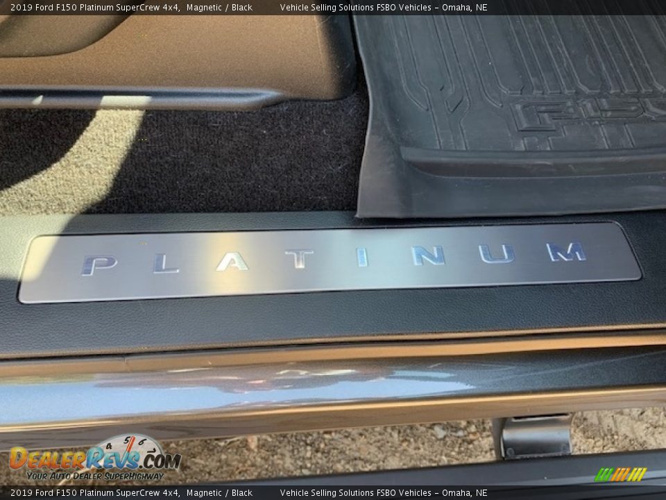 2019 Ford F150 Platinum SuperCrew 4x4 Magnetic / Black Photo #14