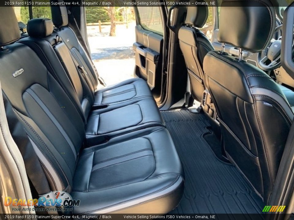 2019 Ford F150 Platinum SuperCrew 4x4 Magnetic / Black Photo #34