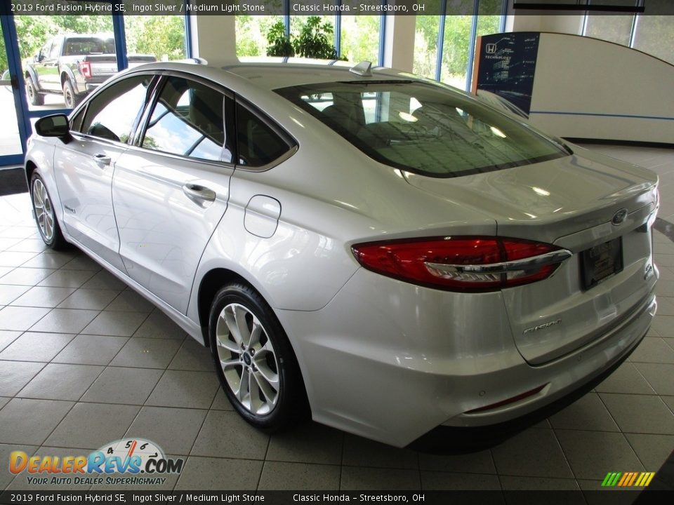 2019 Ford Fusion Hybrid SE Ingot Silver / Medium Light Stone Photo #9