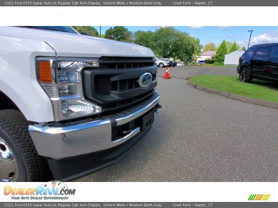 2022 Ford F350 Super Duty XL Regular Cab 4x4 Chassis Oxford White / Medium Earth Gray Photo #23