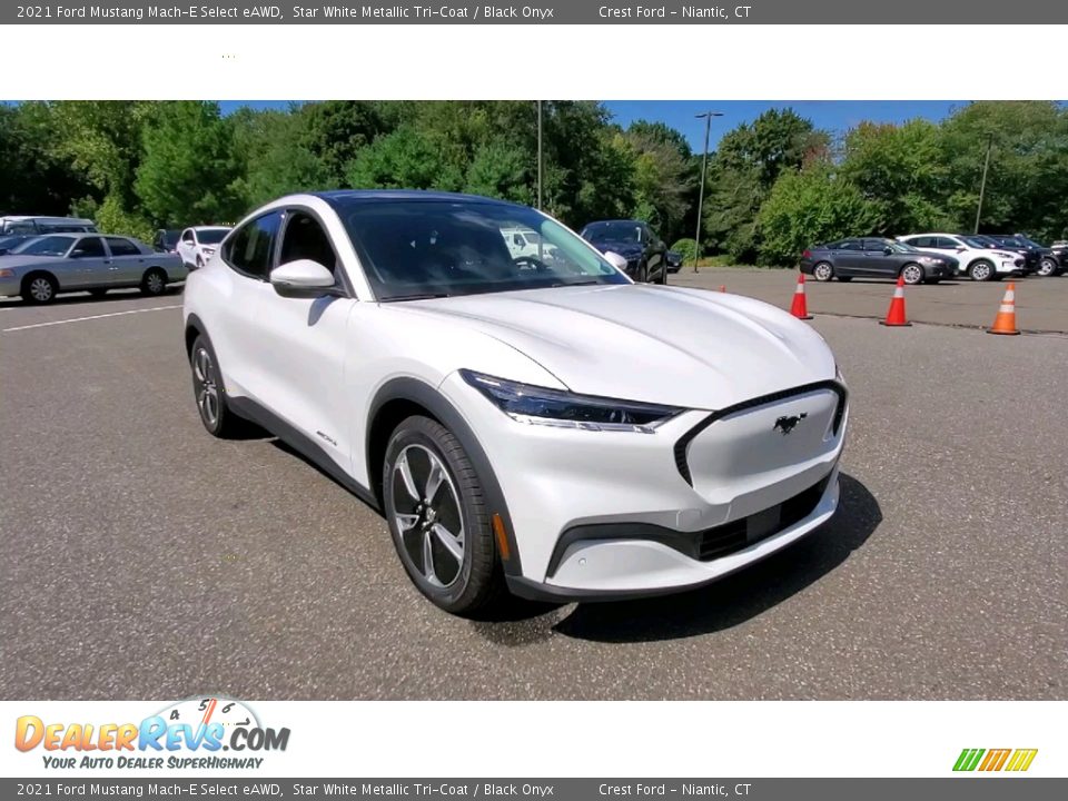 Front 3/4 View of 2021 Ford Mustang Mach-E Select eAWD Photo #1