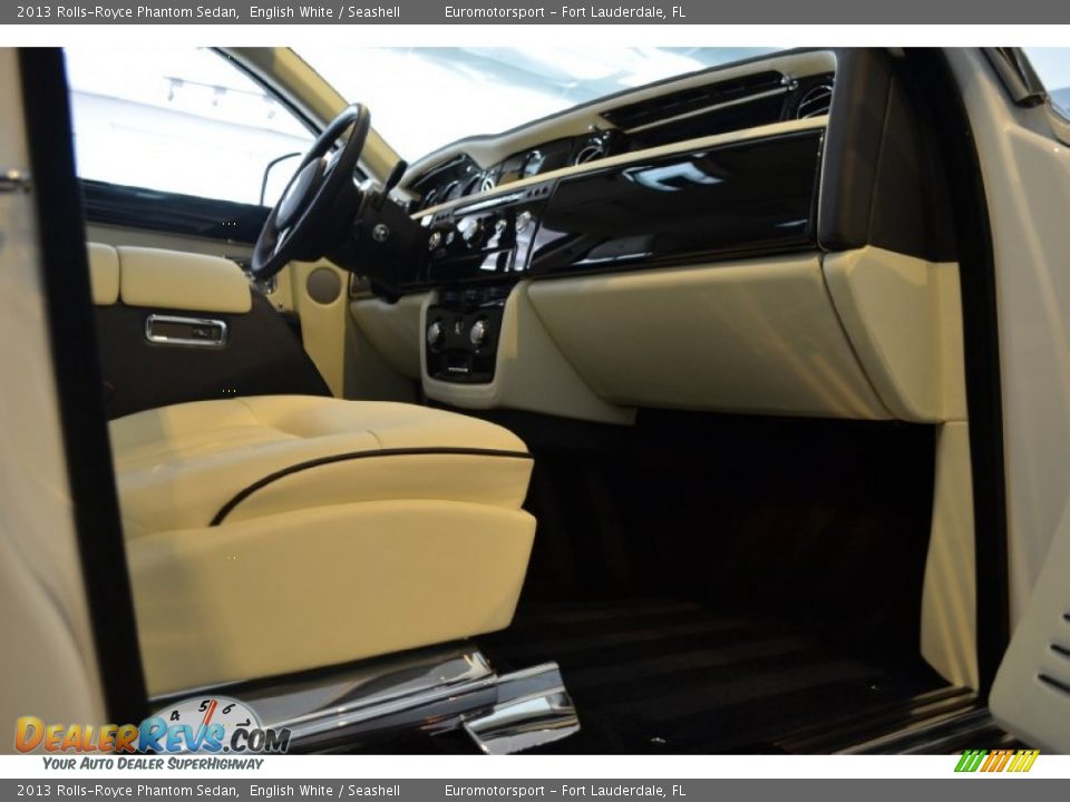 2013 Rolls-Royce Phantom Sedan English White / Seashell Photo #23