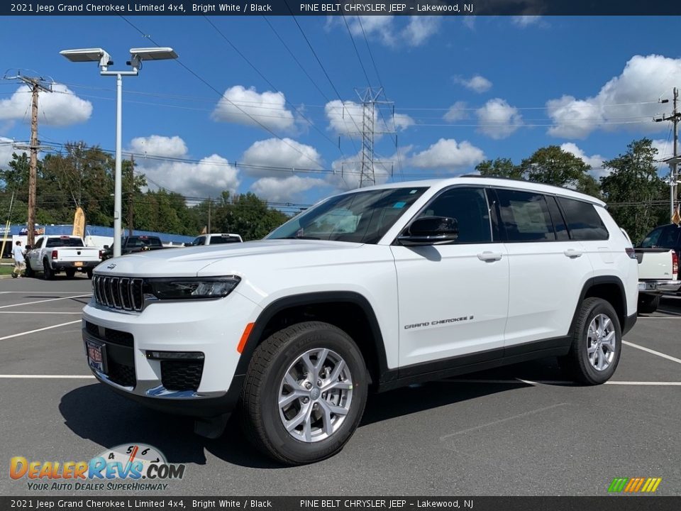 Front 3/4 View of 2021 Jeep Grand Cherokee L Limited 4x4 Photo #1