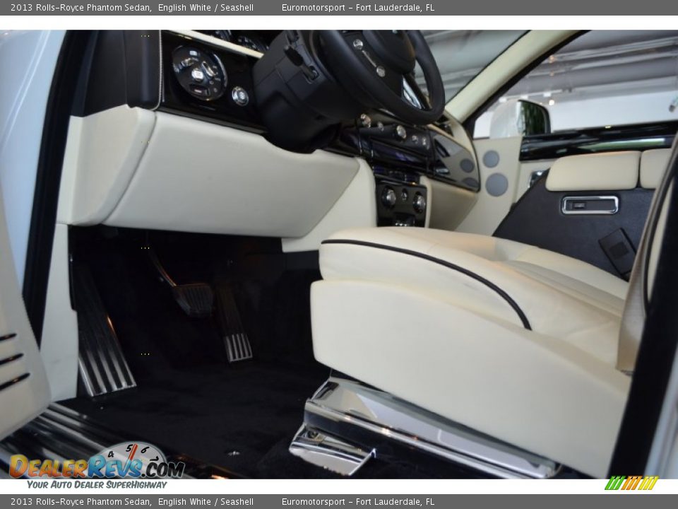 2013 Rolls-Royce Phantom Sedan English White / Seashell Photo #35
