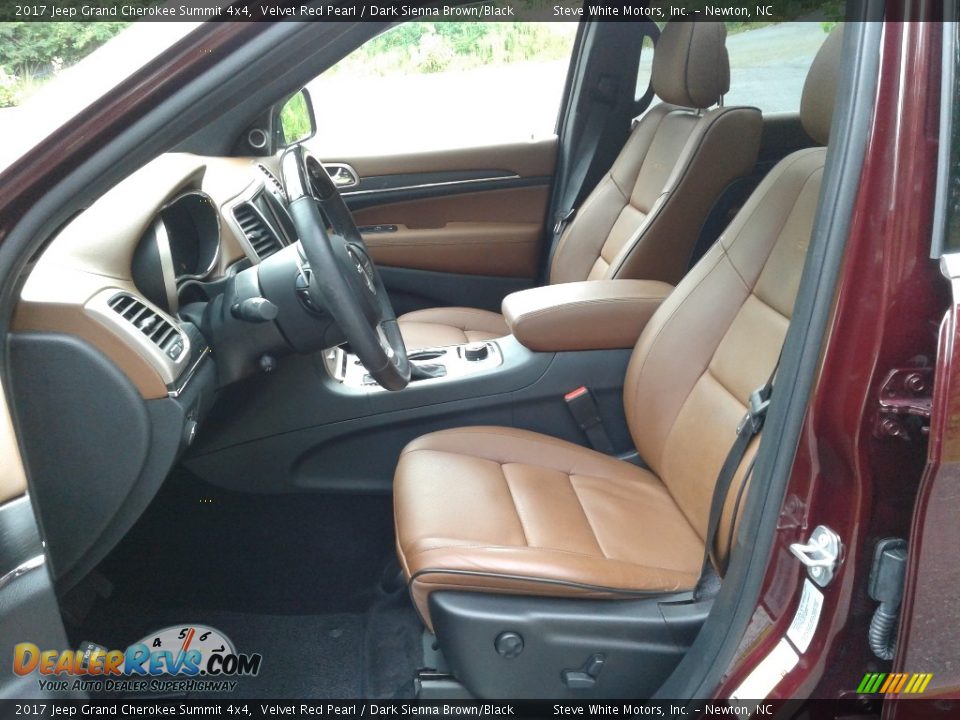 Front Seat of 2017 Jeep Grand Cherokee Summit 4x4 Photo #11