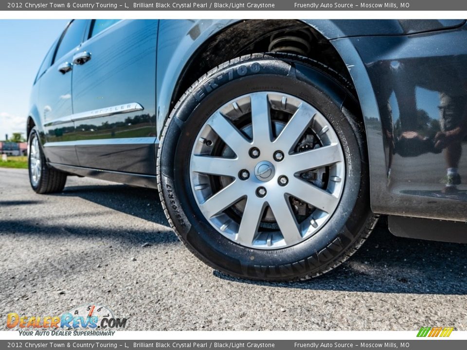 2012 Chrysler Town & Country Touring - L Brilliant Black Crystal Pearl / Black/Light Graystone Photo #2