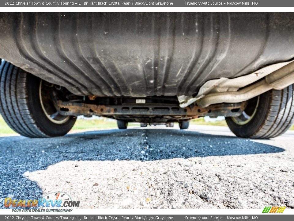 2012 Chrysler Town & Country Touring - L Brilliant Black Crystal Pearl / Black/Light Graystone Photo #13