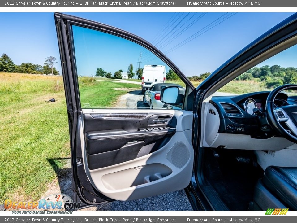 2012 Chrysler Town & Country Touring - L Brilliant Black Crystal Pearl / Black/Light Graystone Photo #20