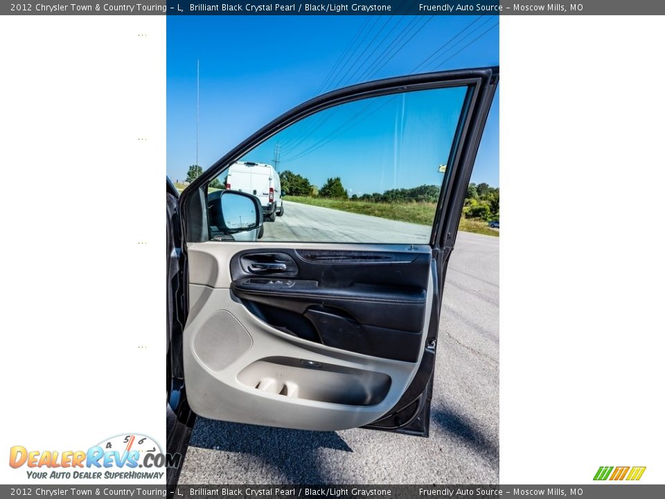 2012 Chrysler Town & Country Touring - L Brilliant Black Crystal Pearl / Black/Light Graystone Photo #26