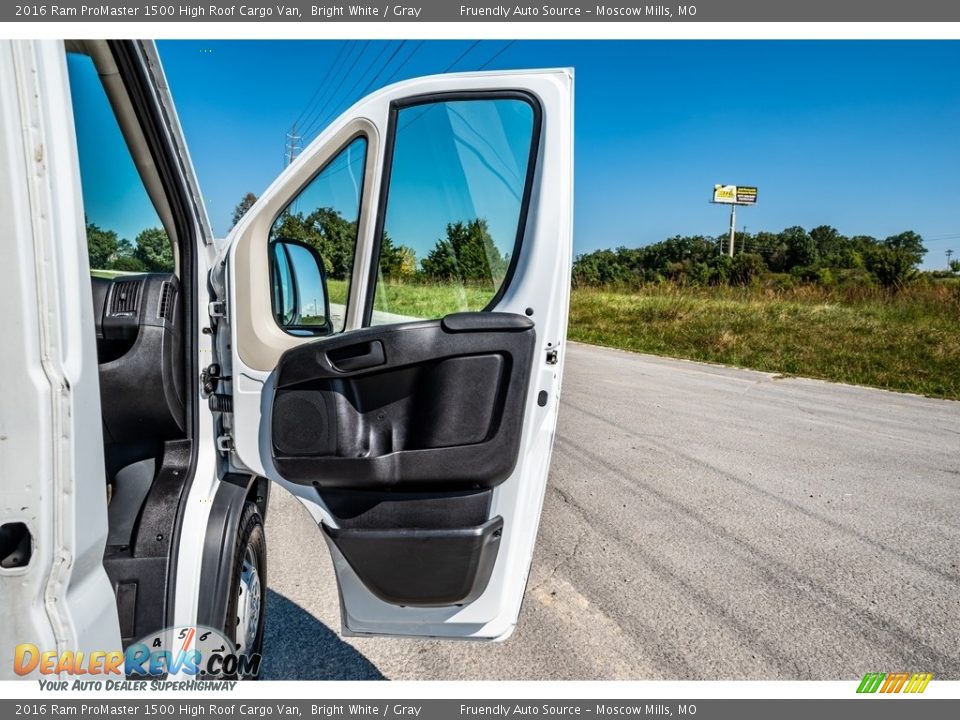 2016 Ram ProMaster 1500 High Roof Cargo Van Bright White / Gray Photo #27