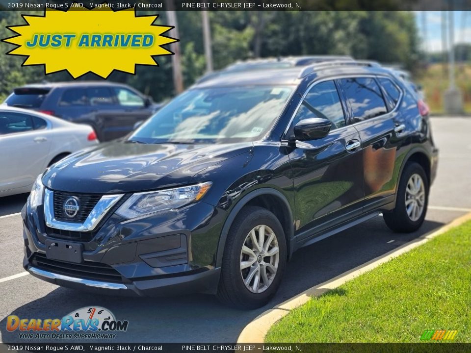 2019 Nissan Rogue S AWD Magnetic Black / Charcoal Photo #1