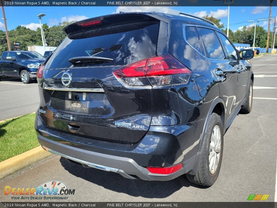 2019 Nissan Rogue S AWD Magnetic Black / Charcoal Photo #3