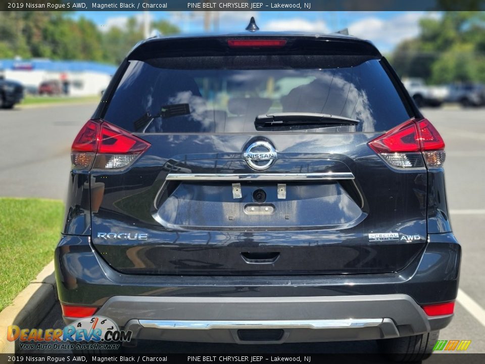 2019 Nissan Rogue S AWD Magnetic Black / Charcoal Photo #4