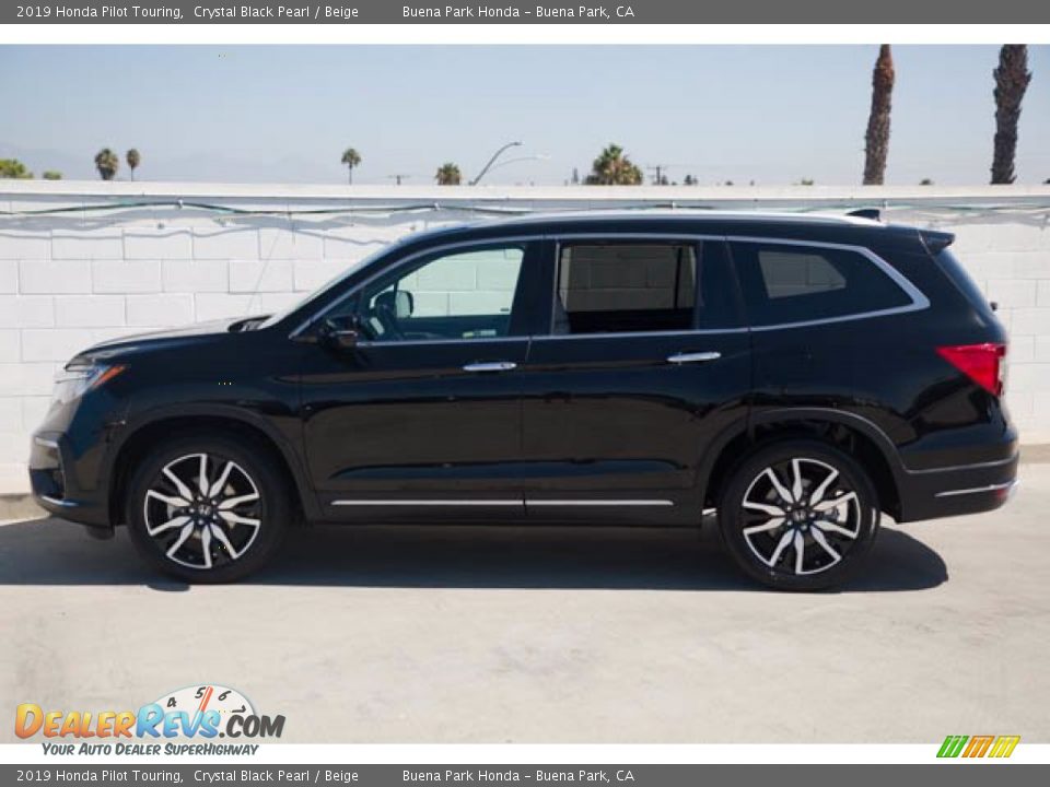 2019 Honda Pilot Touring Crystal Black Pearl / Beige Photo #8