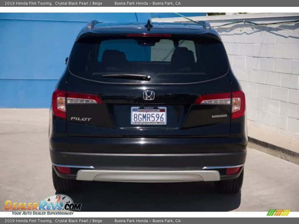 2019 Honda Pilot Touring Crystal Black Pearl / Beige Photo #9