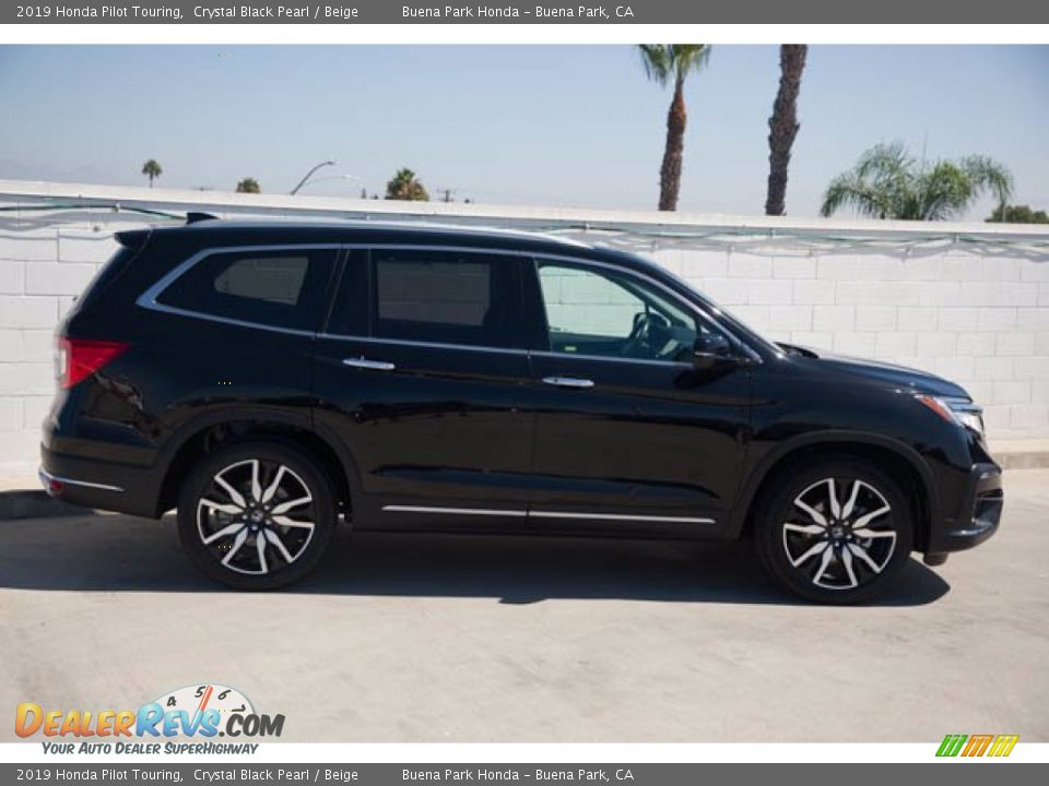 2019 Honda Pilot Touring Crystal Black Pearl / Beige Photo #12