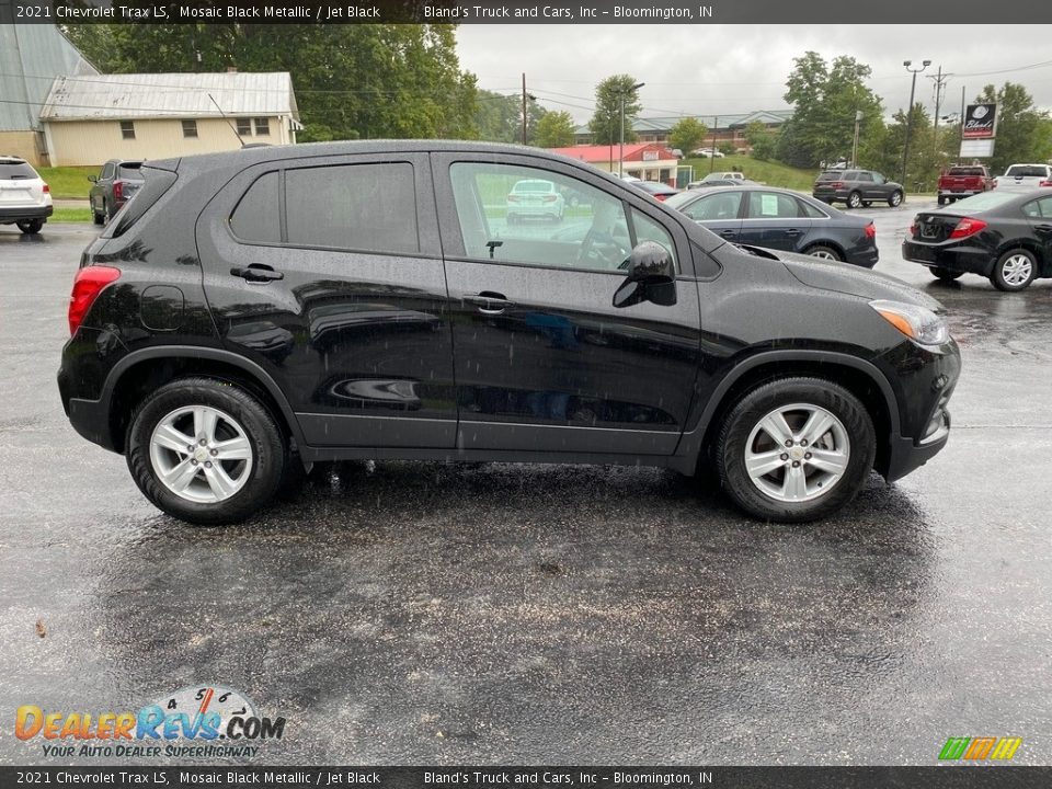 2021 Chevrolet Trax LS Mosaic Black Metallic / Jet Black Photo #5